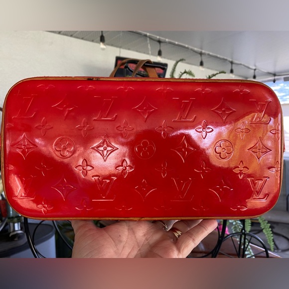 Louis Vuitton Vernis Red Monogram Houston Tote - Picture 5 of 16